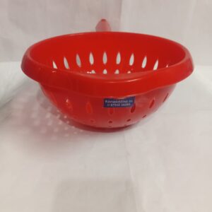 PLASTIC STARINER WITH HANDLE