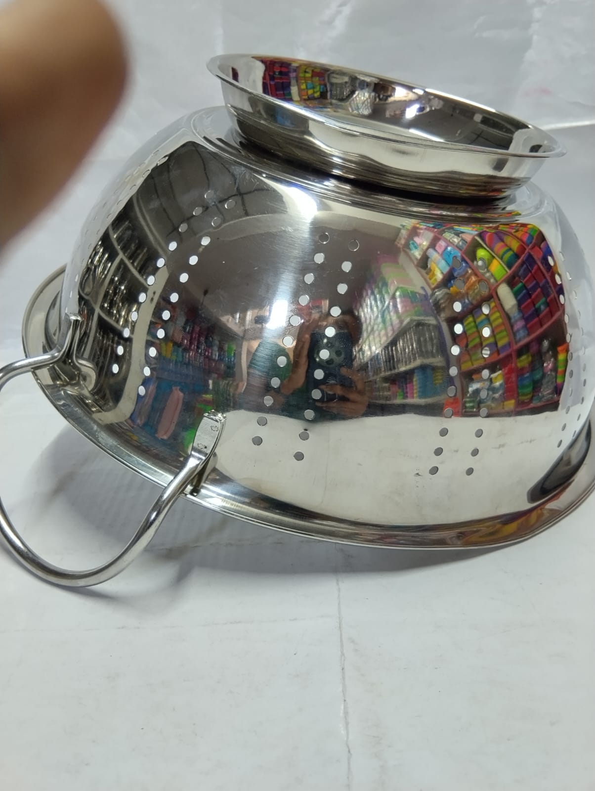 Premium Stainless Steel Vegetable Strainer With Handle - Image 2