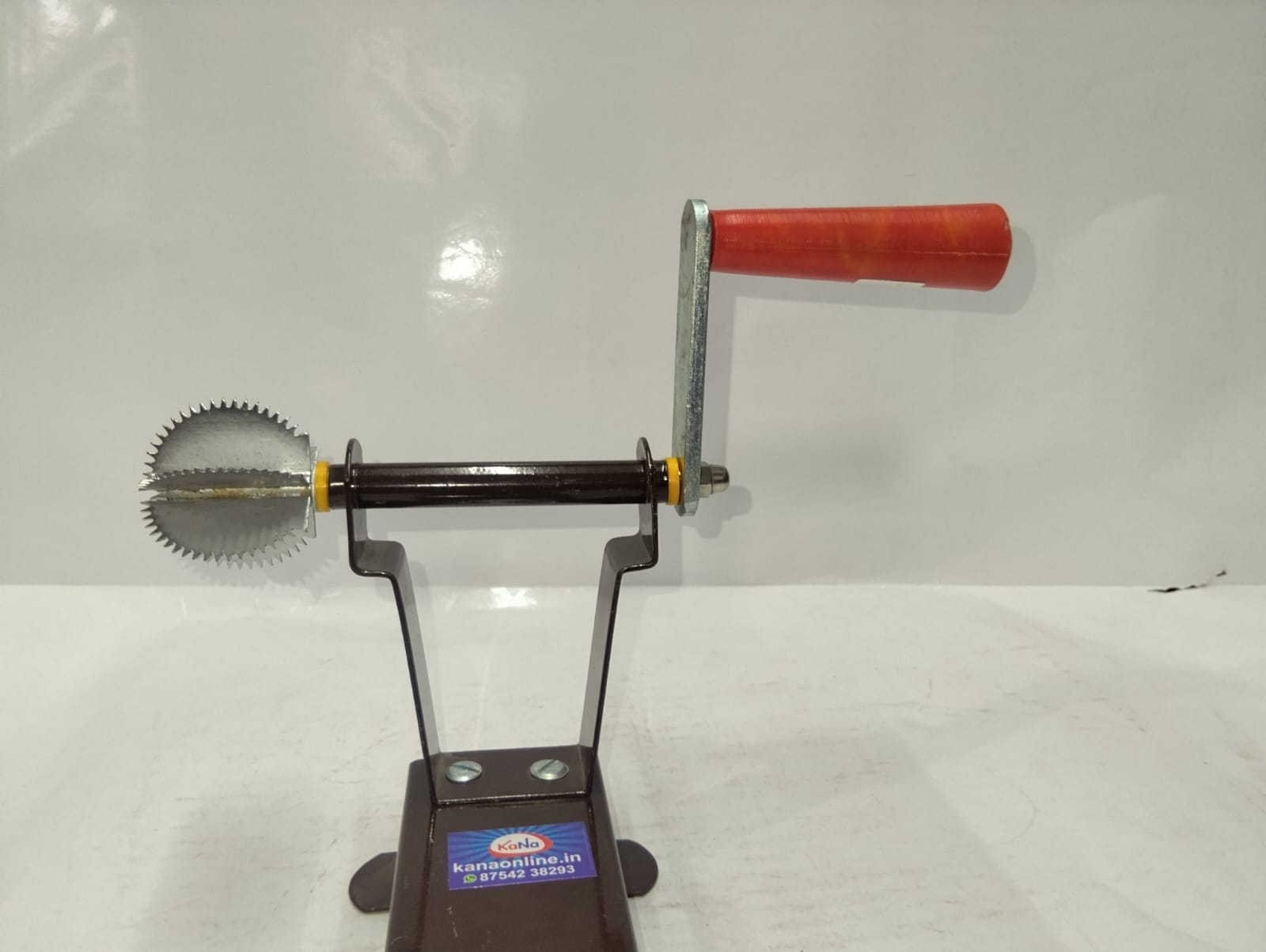 Iron Coconut Scrapper With Powder Coating - Image 3
