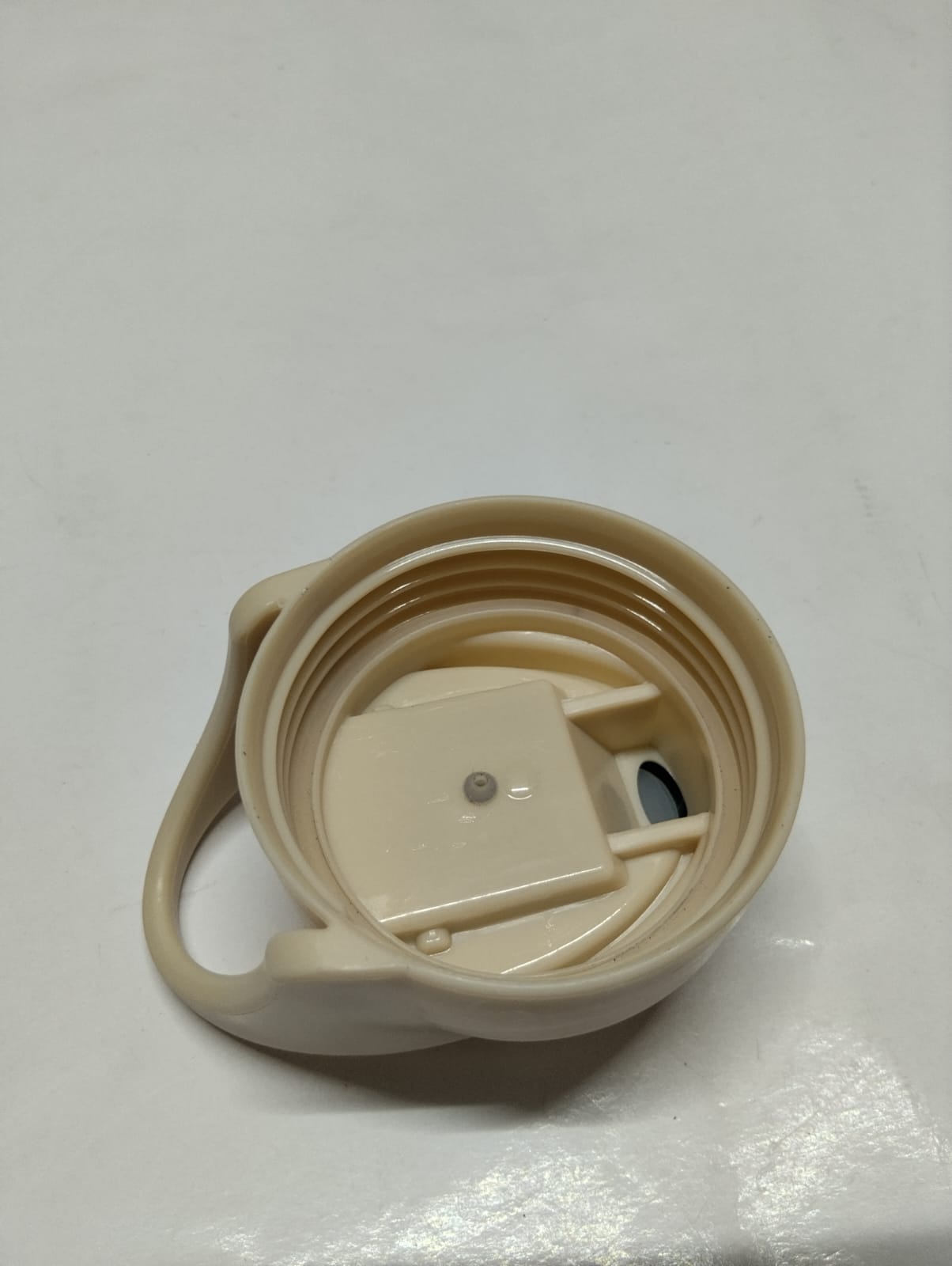 Plastic Flip-Top Type Water Bottle - Image 4