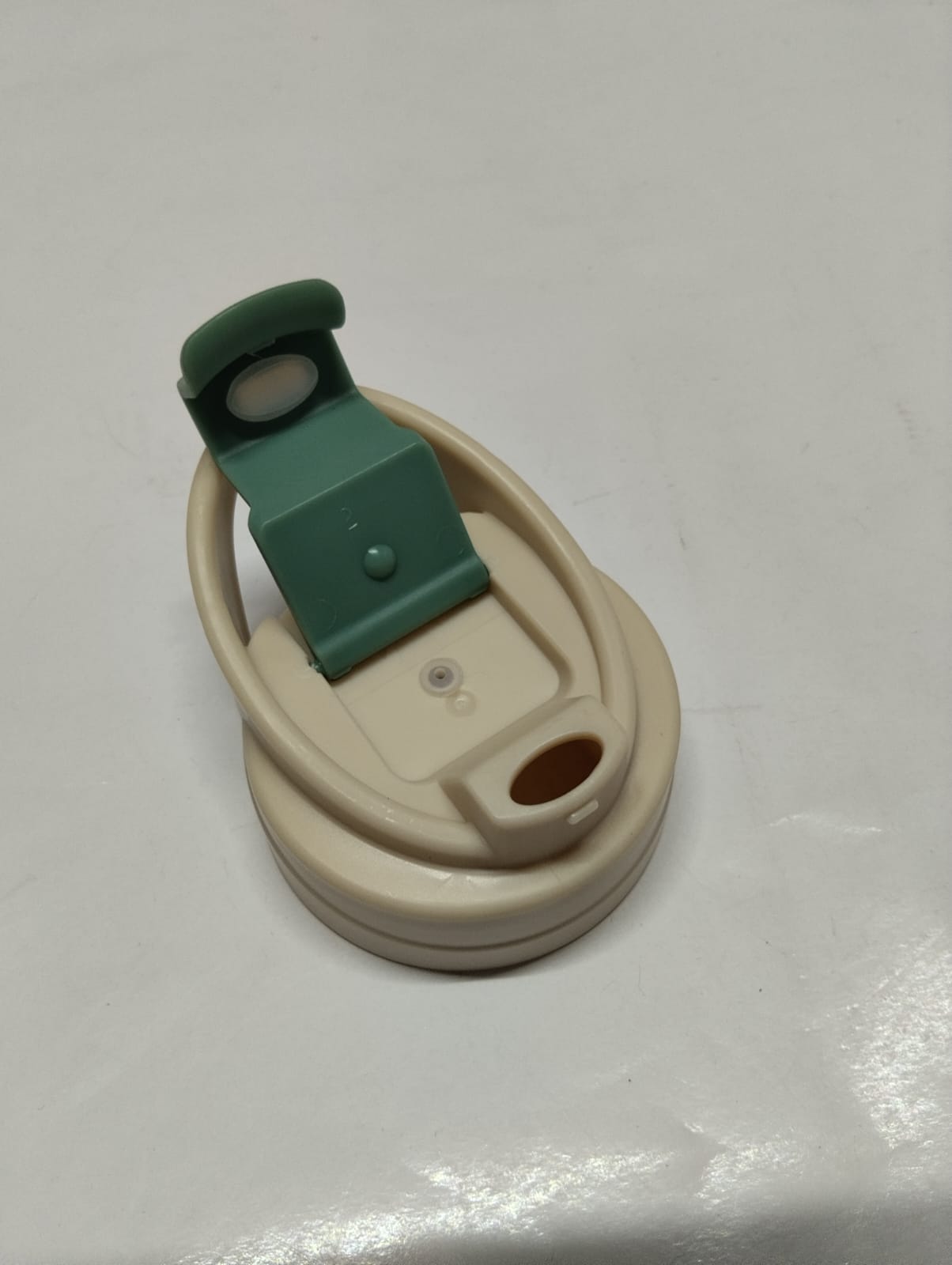 Plastic Flip-Top Type Water Bottle - Image 3