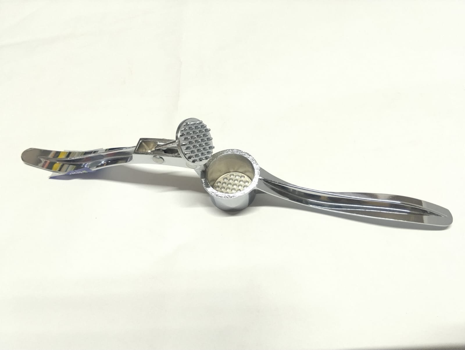 Stainless Steel Garlic Press (Garlic Crusher) - Image 3